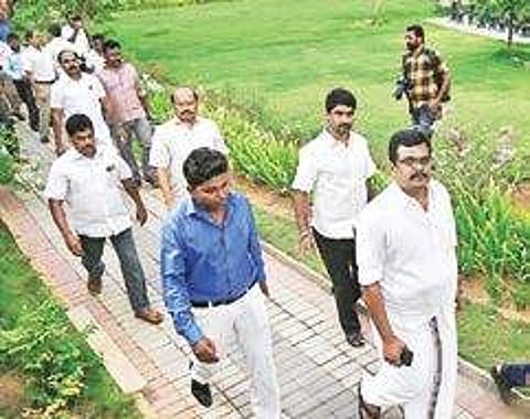 File image of AIADMK MLAs supporting the party’s sidelined deputy general secretary TTV Dhinakaran arriving at a resort in Puducherry. (File Photo | EPS/G PATTABIRAMAN)