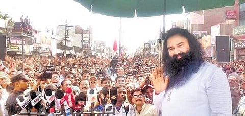 Gurmeet Ram Rahim with his followers