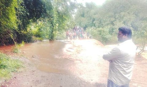 Kondavagu overflowing on Kothuru causeway in Polavaram mandal on Tuesday | Express