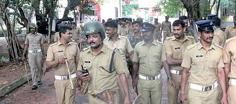 Police leaving the campus after restoring calm at Maharaja’s College in Kochi on Friday |Melton Antony