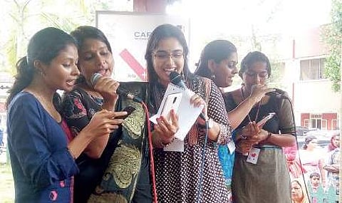 Chimmu Jayakumar, Geethu P G, Abhirami Ajai, Lakshmi H and Anjana Sreekumar (former and current students of St Teresa’s College, Ernakulam) performing at the Government General Hospital, Ernakulam