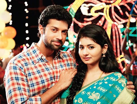 Bayama Irruku doesn’t fall under either horror or comedy category as the film fails at both scaring you and making you laugh.