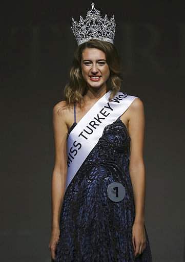 Itir Esen, 18, smiles after being crowned as Miss Turkey 2017 in Istanbul. (Photo: AP)