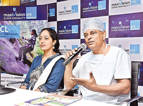 Who says myopic patients cannot scale mountains?