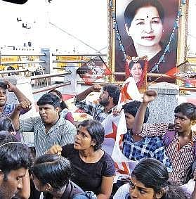 SFI members staging protest inside Jayalalithaa Memorial demanding to abolish the NEET exam on Wednesday | Express