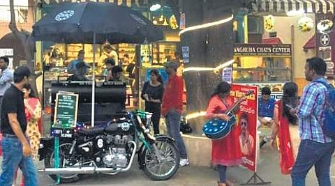 Burger boys on bullet bikes