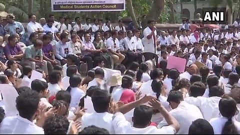 Doctors in Trivandrum, Kerala protesting against the NMC Bill today. (ANI Twitter Photo)