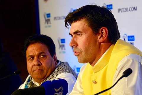 CSK coach Stephen Fleming addresses the media as IPL chairman Rajeev Shukla looks on. (EPS | Pushkar V)