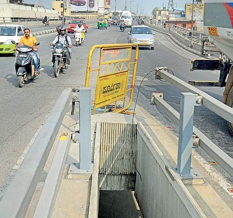 A damaged part of BGS flyover or Mysore Road | Pushkar V