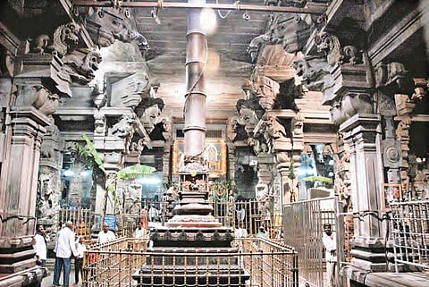 Row: Srikalahasti clip shows liquor at shrine in Srikalahasteeswara Temple in Chittoor district of Andhra Pradesh