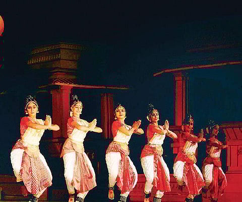 Classical dance performance. (Photo)