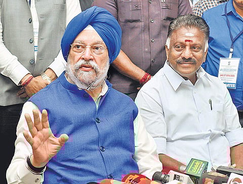 Union Minister of State for Housing and Urban Affairs Hardeep Singh Puri with Deputy Chief Minister O Panneerselvam in Chennai on 12 October 2018. (Photo | D Sampath Kumar/EPS)