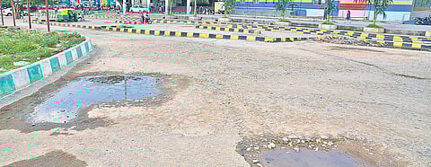 Pothole-ridden approach road to Yesvantpur Railway Station Pic: Nagaraja Gadekal