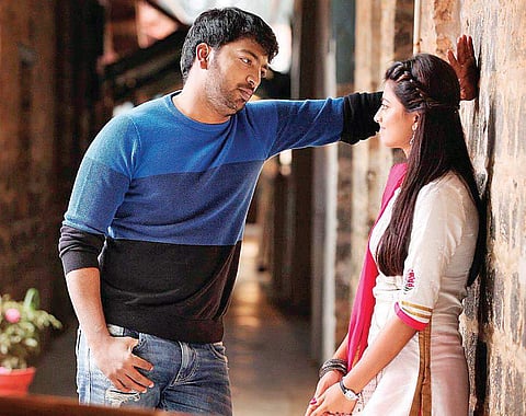 Kalaiyarasan and Anandhi in Titanic Kadhalum Kavundhu Pogum