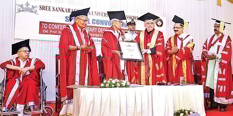 MK Sanu, Unithiri, Kalamandalam Gopi presented with DLitt degress in Kochi