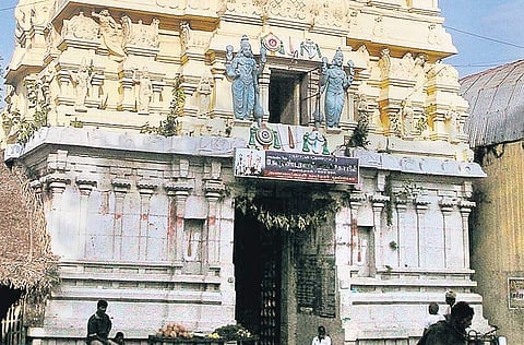 Sita’s shrine is worshipped here as Janakavalli Thayar.