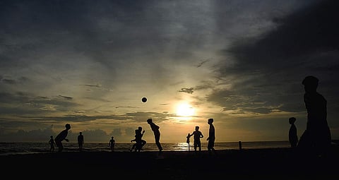 Golden rays of evening sun give the horizon over Valiyathura a great look. The sky has been clear for the past several days, but by Wednesday noon, dark clouds began to hover over it | B P Deepu