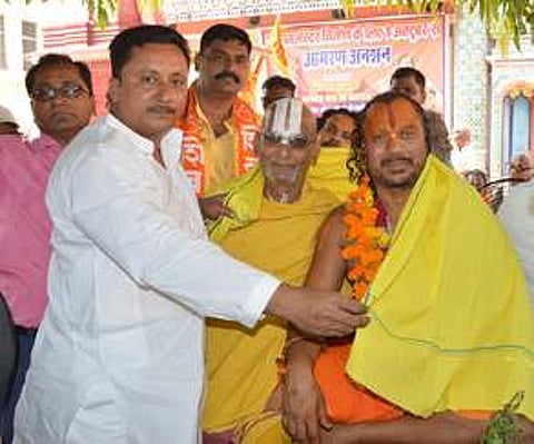 Chief priest of Ayodhya's Tapaswi Chhawni temple Mahant Paramhans Das during fast. (Photo | EPS)