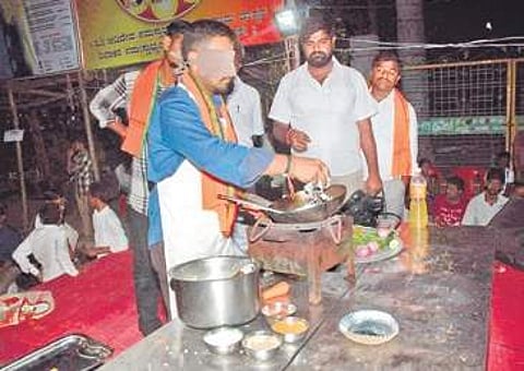 This Bengaluru chef can cook for hours blindfolded