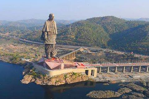 Idols Tower Over Administrative Skill