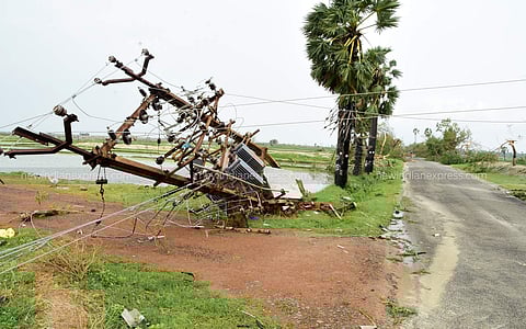 Heavy gale of Cyclone Gaja destroied EB post in Nagapattinam on Friday.Express/ K Venkatesh