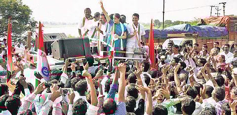 Congress star campaigner Vijayashanthi campaigns for Arepally Mohan, in Karimnagar on Saturday |Express