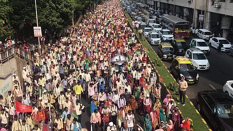 Maharashtra farmers marching in Mumbai for loan waiver and other demands on 22 November 2018. (Photo | Bhusan/ EPS)