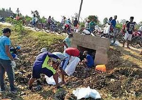 The cleaning of the Thettiyar river in progress