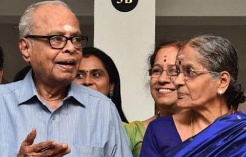 Legendary director K Balachander with his wife Rajam. (Photo | Cinema Express Twitter)