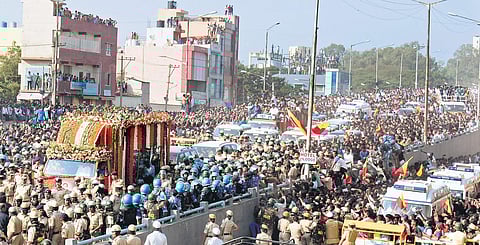 Thousands of fans bid a tearful adieu to actor-politician Ambareesh as his body is taken in a procession to Kanteerava Studios in Bengaluru on Monday | Shriram B N