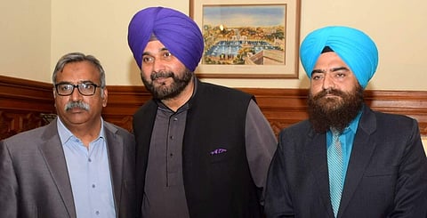 Sidhu gets clicked with pro-Khalistani leader Chawala, so does SGPC president Longowal