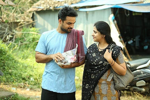 A still from 'Oru Kuprasidha Payyan'