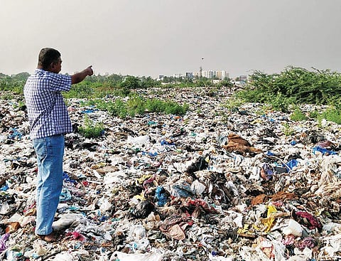 The 1.18 lakh metric tonnes landfill in the Periya Eri contains waste from over three decades