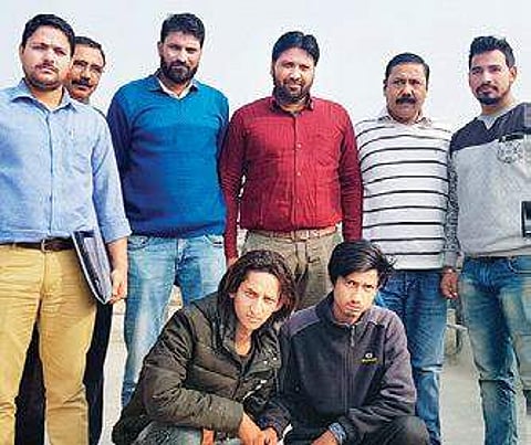 Two people were arrested for smuggling a large quantity of narcotics into Delhi from Kasol | Delhi Police