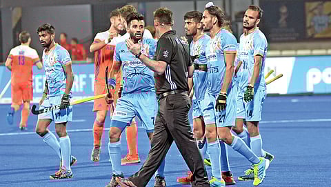 Indian players argue with the umpire after their quarterfinal loss. | (Biswanath Swain | EPS)