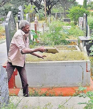 Gravediggers, who toil to ensure that the deceased rest in peace, have been waiting for salary hike for long | pandarinath b