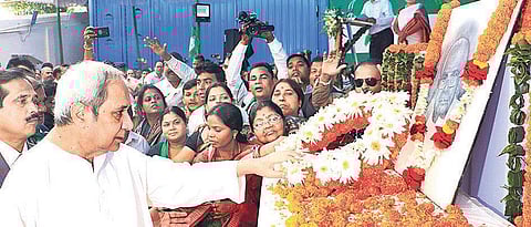 Chief Minister Naveen Patnaik paying tributes to former Chief Minister Biju Patnaik during the BJD Foundation Day function on Wednesday | Irfana