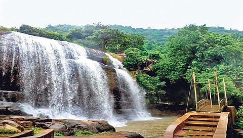 Renovation on for Titli hit Gandahati waterfall