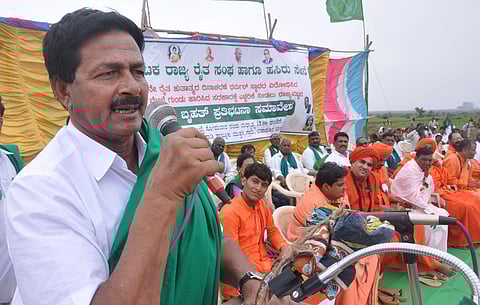 A file image of Karnataka Rajya Raita Sangha MLA KS Puttannaiah. (File | EPS)