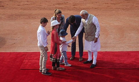 PM Narendra Modi receives his Canadian counterpart Justin Trudeau and his family at Rashtrapati Bhawan on Friday. (EPS | Shekhar Yadav)