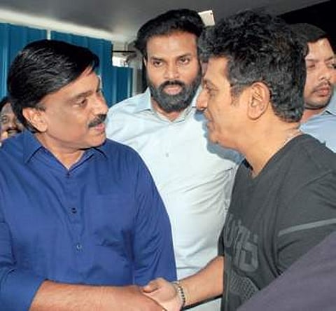 Actor Shivarajkumar, ex-ministers Janardhana Reddy and Sriramulu met injured Vidvat on Thursday