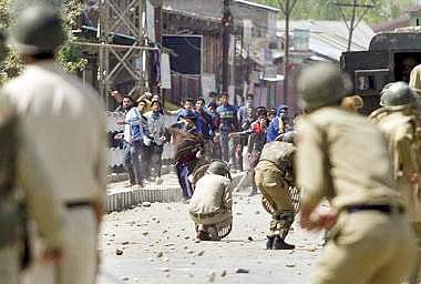 Now, stone pelters target Sunjuwan Army camp in Jammu