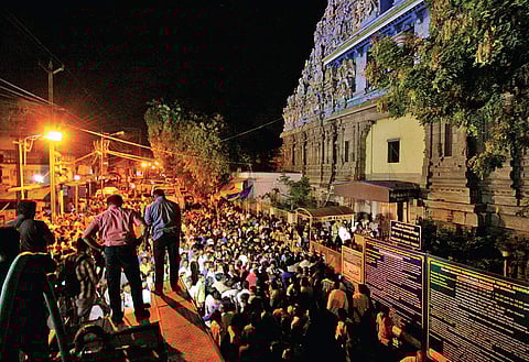 Fire spreads in the east gopuram. Monetary loss will be assessed on Saturday (EPS | K K Sundar)