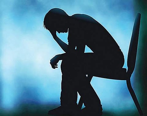 Between darkness and luminance