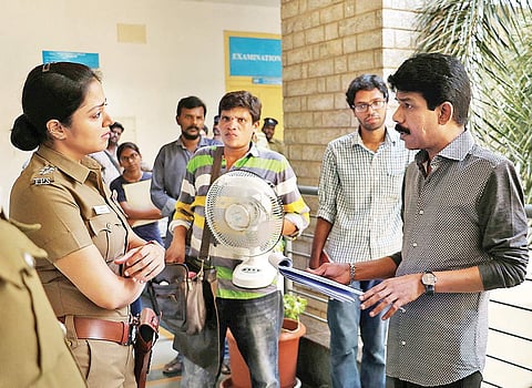 Valluvarajan with Bala on the sets of Naachiyaar