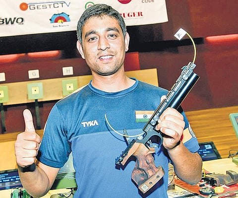 India’s pistol shooter Shahzar Rizvi won the 10m air pistol event with a world record mark (243.3)