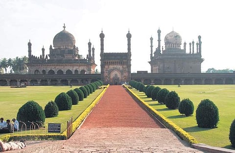 (Clockwise from above) Ibrahim Rouza; Bijapur Citadel; inside view of Gol Gumbaz; Taj Bavdi