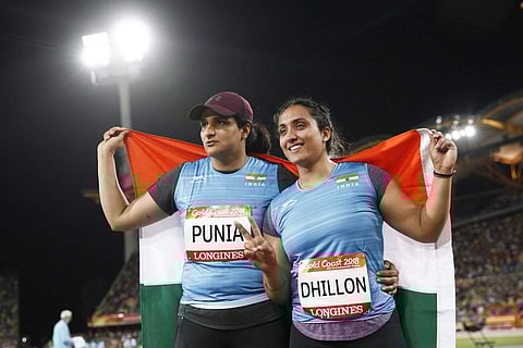 Seema Punia and Navjeet Kaur Dhillon won Silver and Bronze respectively in the Commowealth Games. (Twitter Photo)