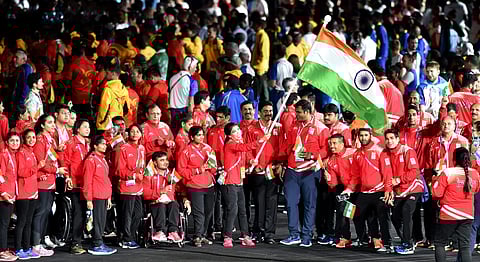 Flagbearer MC Mary Kom leads the Indian contingent during the closing ceremony of Commonwealth Games 2018 in Gold Coast. (PTI)