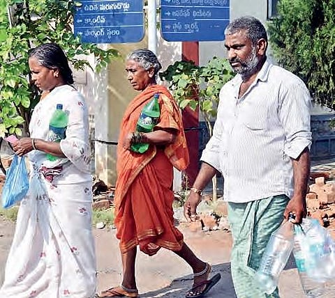 Attendants of patients at Karimnagar government hospital buy water bottles from outside | EXPRESS